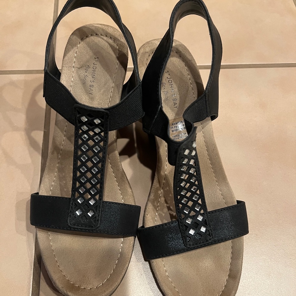 Black Sandals with rhinestone Design